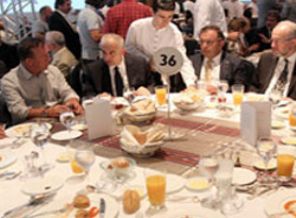 İftarda Gülen'in ses kaydı dinletildi İftarda Gülen'in ses kaydı dinletildi