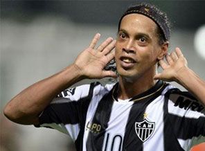 Ronaldinho Beşiktaş'ta! Ronaldinho Beşiktaş'ta!