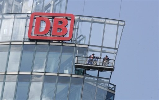 Datenschützer wirft Bahn in Datenaffäre Rechtsverstöße vor