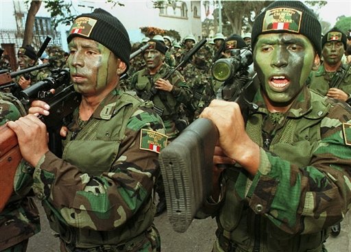 Rebellen des Leuchtenden Pfads in Peru töten 13 Soldaten