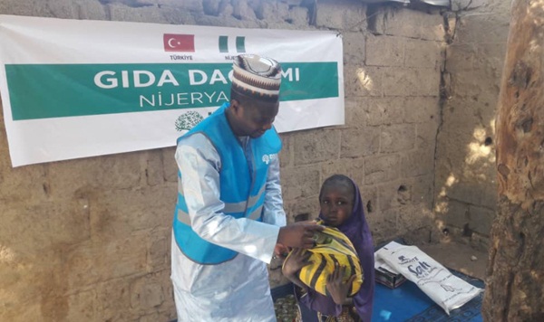 İDDEF Nijerya Gıda Yardımı Dağıtımı (3)