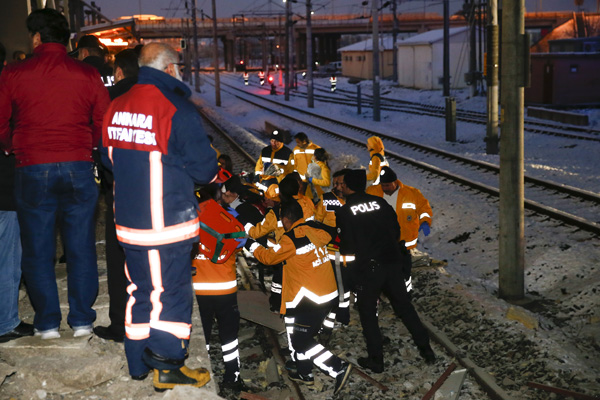 Ankarada-hızlı-tren-kazası