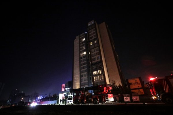 Bağcılar'da 16 katlı otelde yangın1