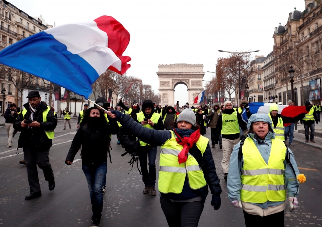 Fransada ‘Sarı Yelekliler'in protestosu başladı4