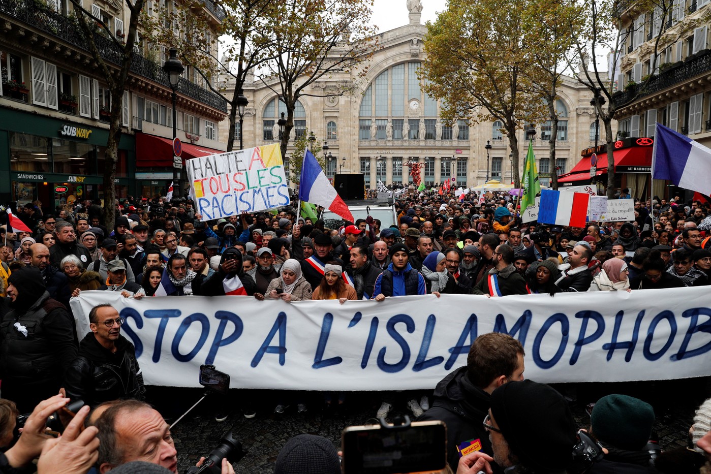 Manifestation-contre-islamophobie-devant-Nord-Paris-10-novembre-2019_1_1399_933