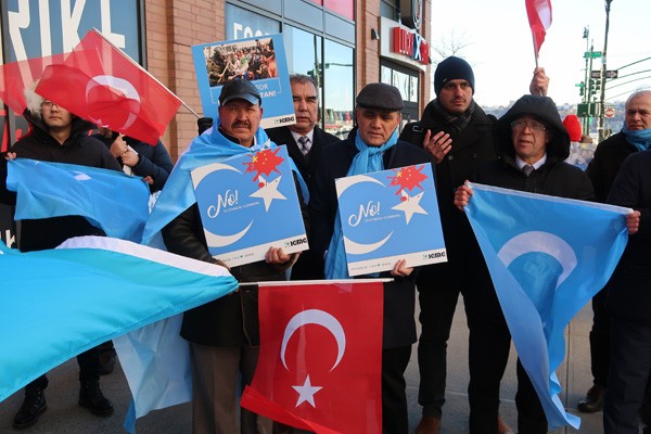 New-Yorkta-yaşan-Türkler,-Doğu-Türkistan-için-sokaklarda3