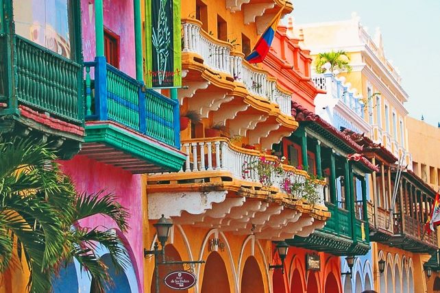 cartagena-architecture-colourful-houses-1576011380