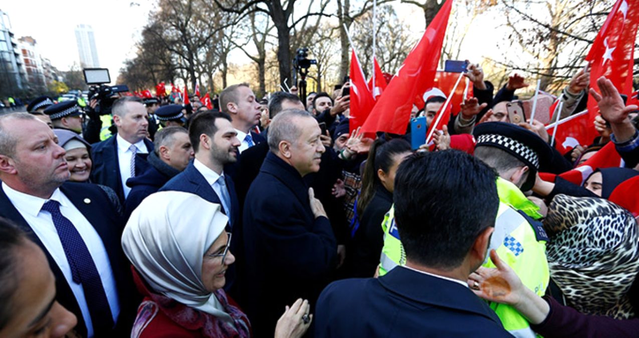 cumhurbaskani-erdogan-londra-da-buyuk-coskuyla-12681423_2567_amp