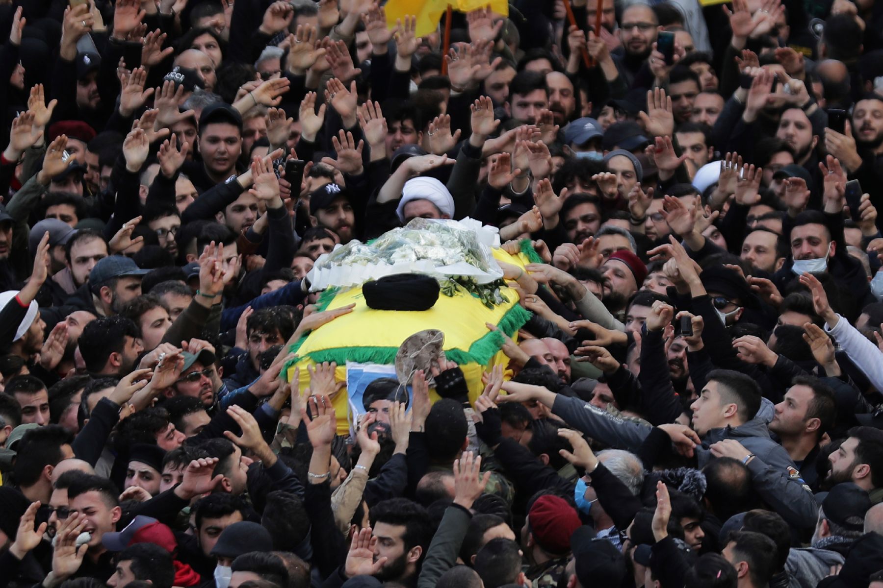 hezbollah_fighter_coffin_1800