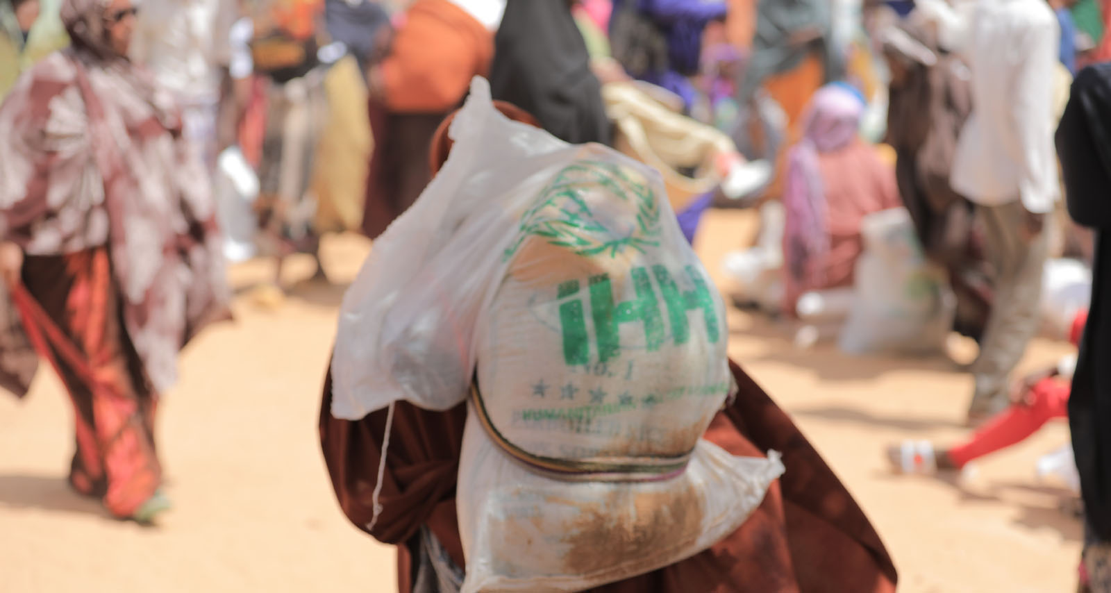 İHH Somali'de 10 bin 520 adet gıda kolisi dağıttı (12)