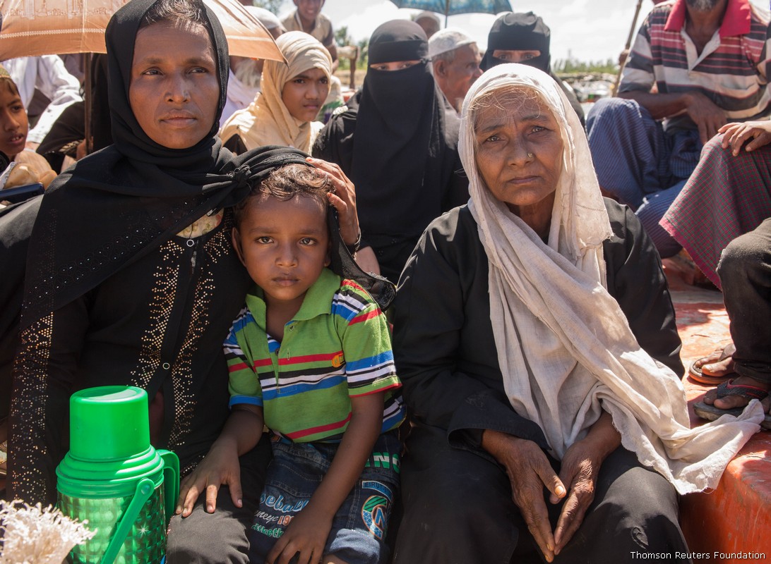 2017_10_17-Rohingyas-fleeing-Myanmar-heading-to-Bangladesh2017-10-17T142116Z_1_MTZSPDEDAHZ17D7N_RTRFIPP_4_ROHINGYA-MYANMAR-BANGLADESH-JOURNEY-