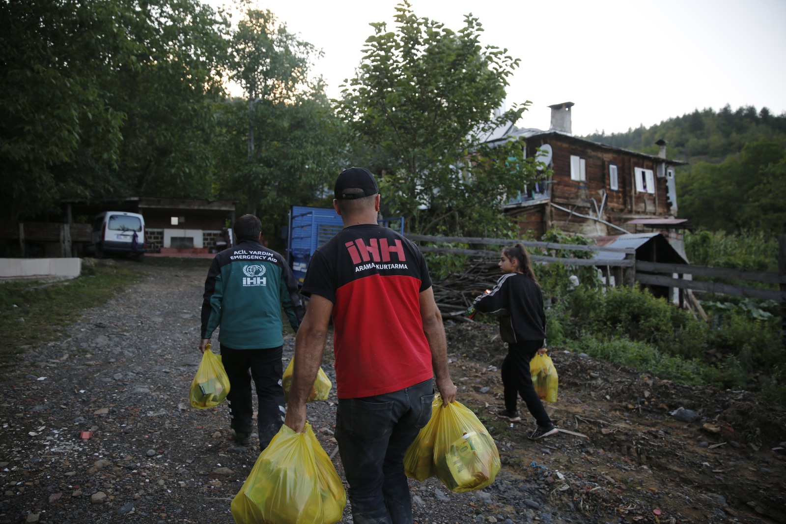 Bozkurt Keşlik Kızılca elma ve Sakızcılar köyleri dağıtım (2)