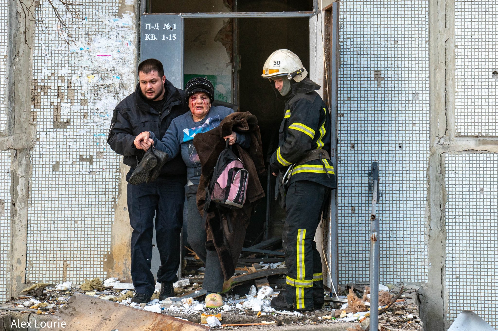 Последние новости даны. Взрыв дома в Харькове. Харьков обстрел жилого дома.