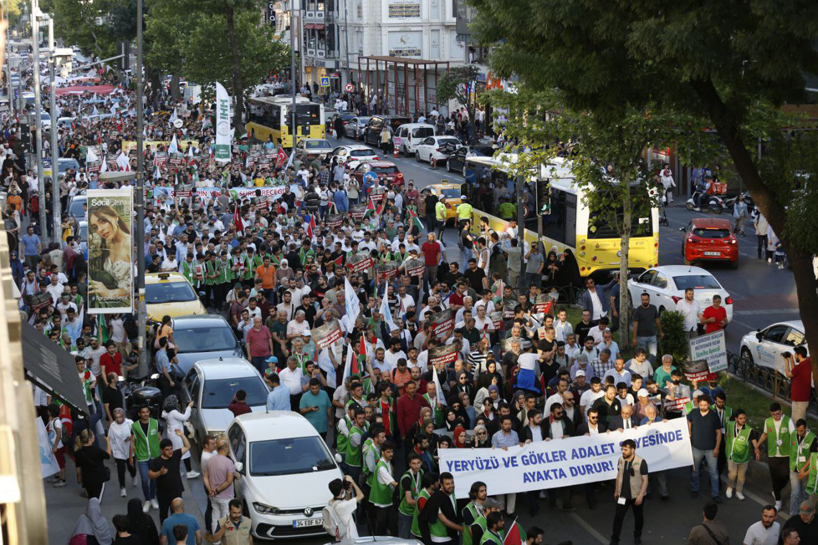 Mavi Marmara'nın 12. yıldönümünde binler yürüdü (1)