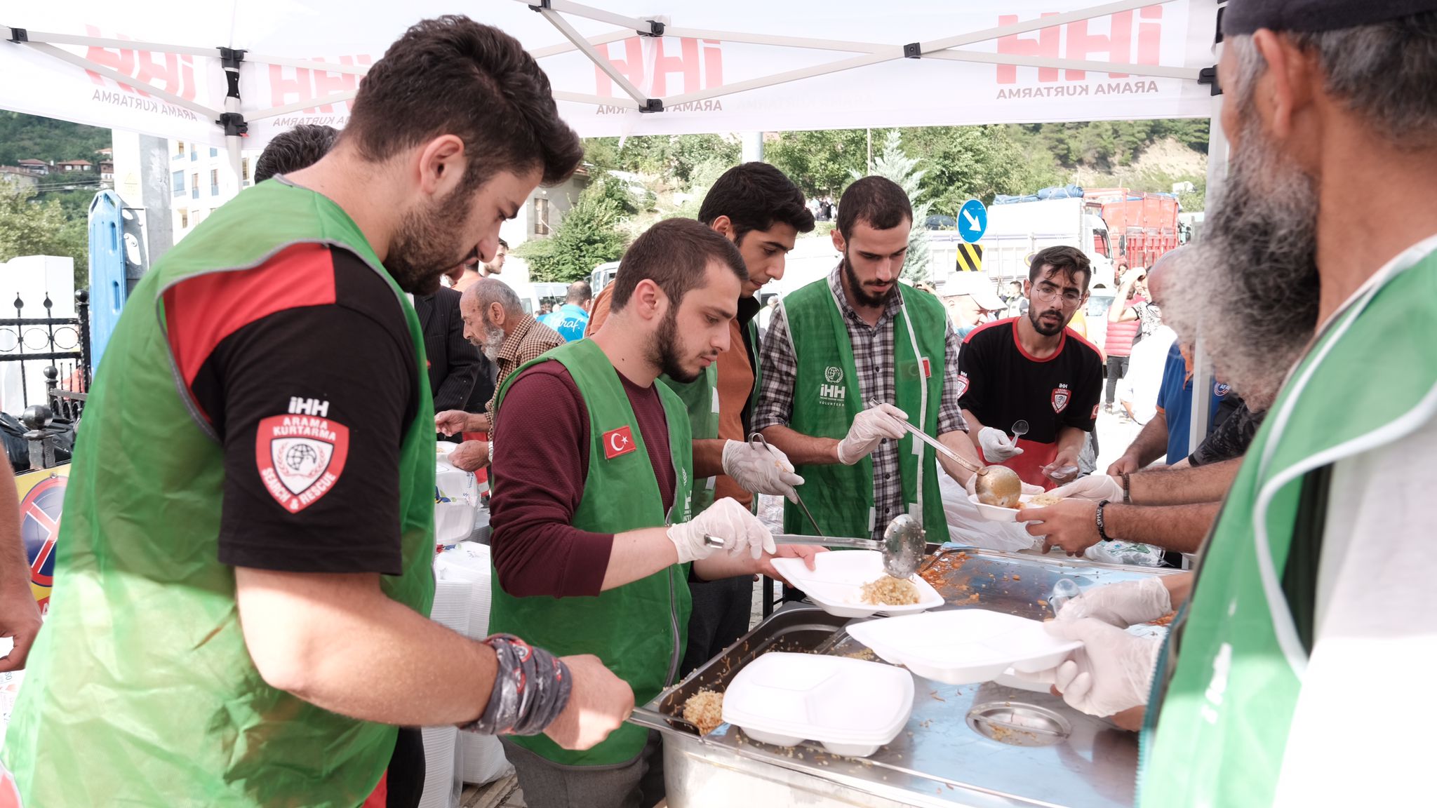 mobil aşevi yemek dağıtımı (4)