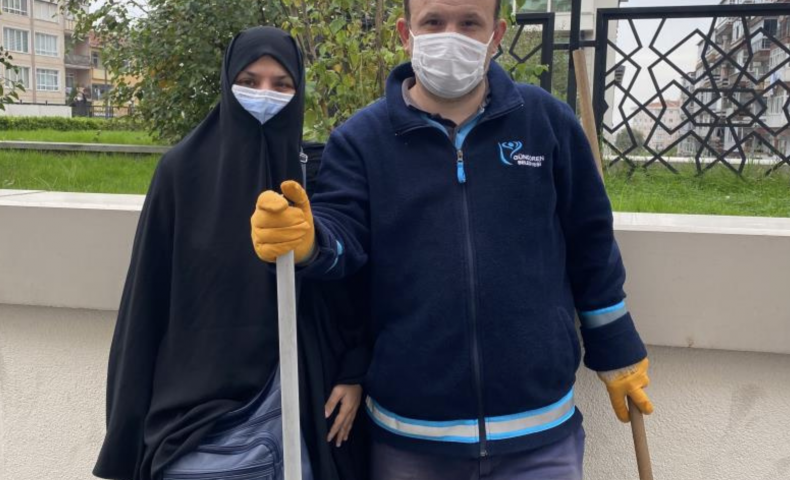 temizlik_iscisi_500_bin_tl_buldu_bakin_ne_kadar_odul_aldi_h1029815_bde1e