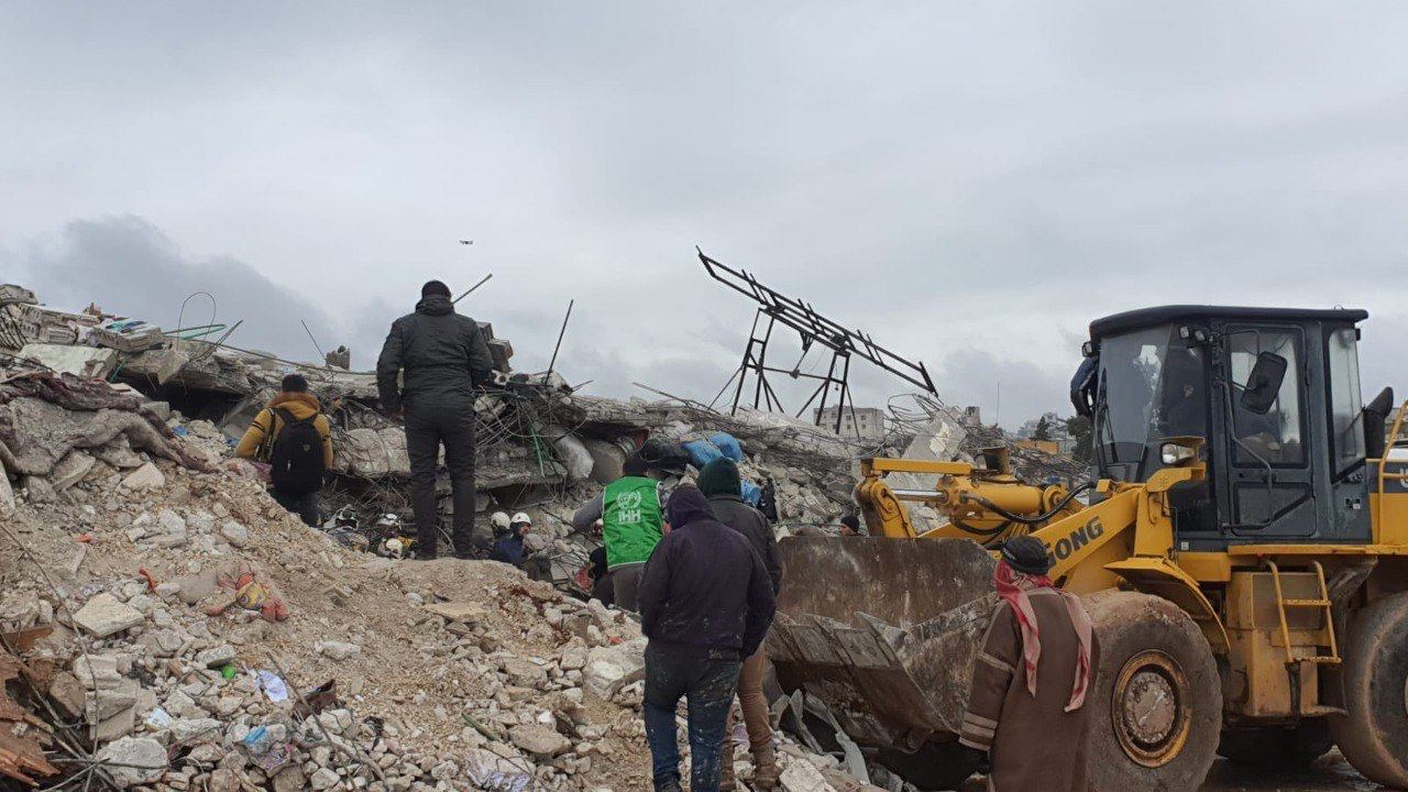 İHH tüm imkânlarıyla deprem bölgesinde (9)