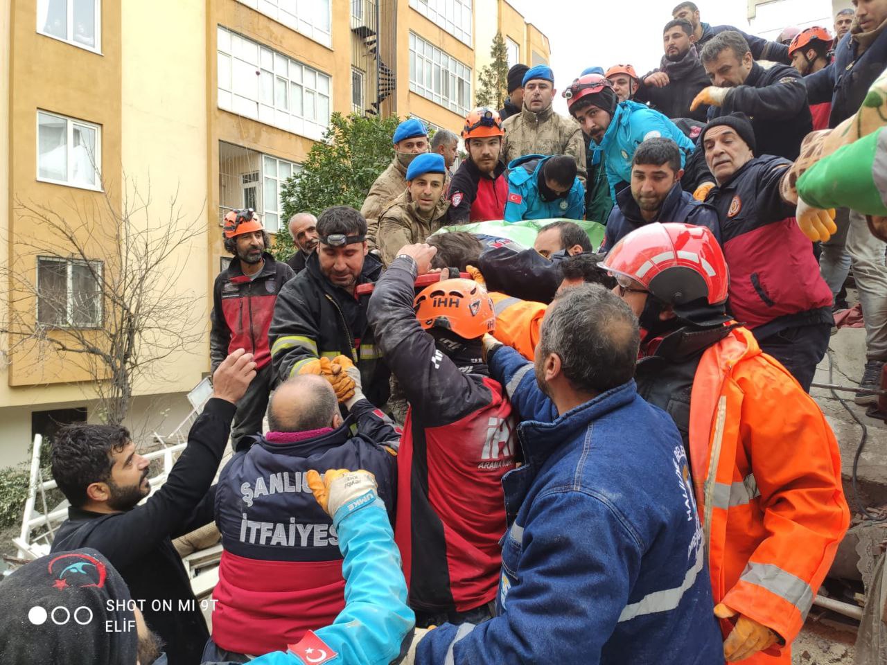 İHH 1390 kişilik arama kurtarma ekibiyle deprem bölgesinde (13)