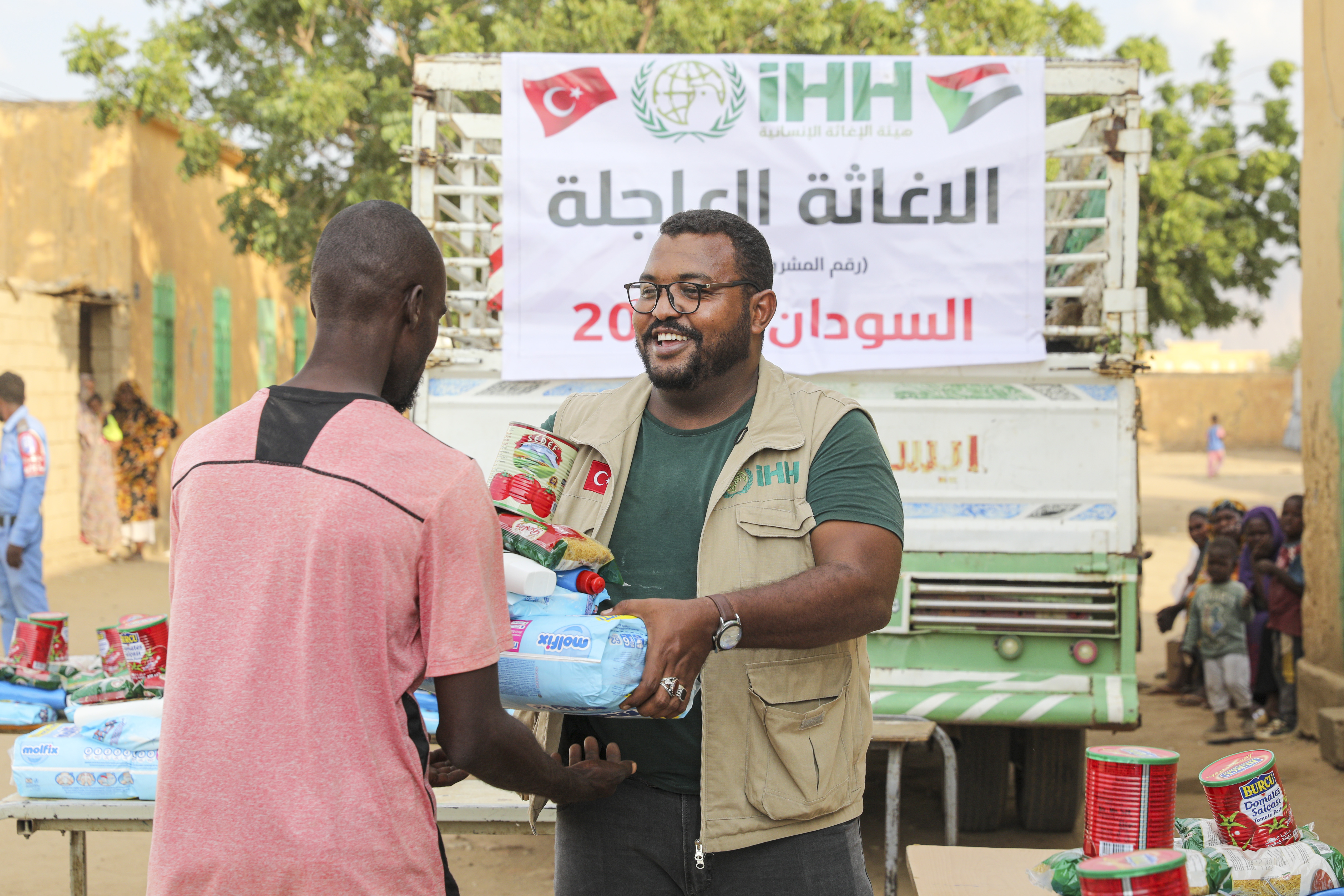 İHH, Sudan'a 161 konteyner yardım malzemesi ulaştırdı4