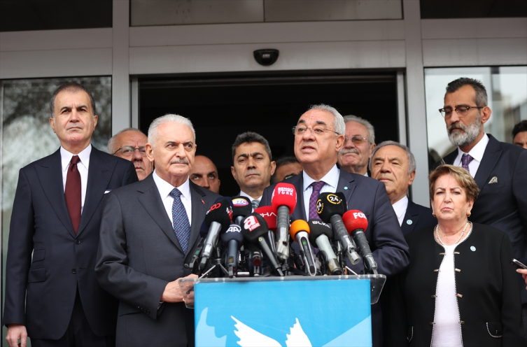 AA-20230407-30788662-30788660-AK_PARTI_GENEL_BASKANVEKILI_BINALI_YILDIRIM_ILE_PARTI_SOZCUSU_OMER_CELIK_DSP_GENEL_BASKANI_ONDER_AKSAKALI_ZIYARET_ETTI