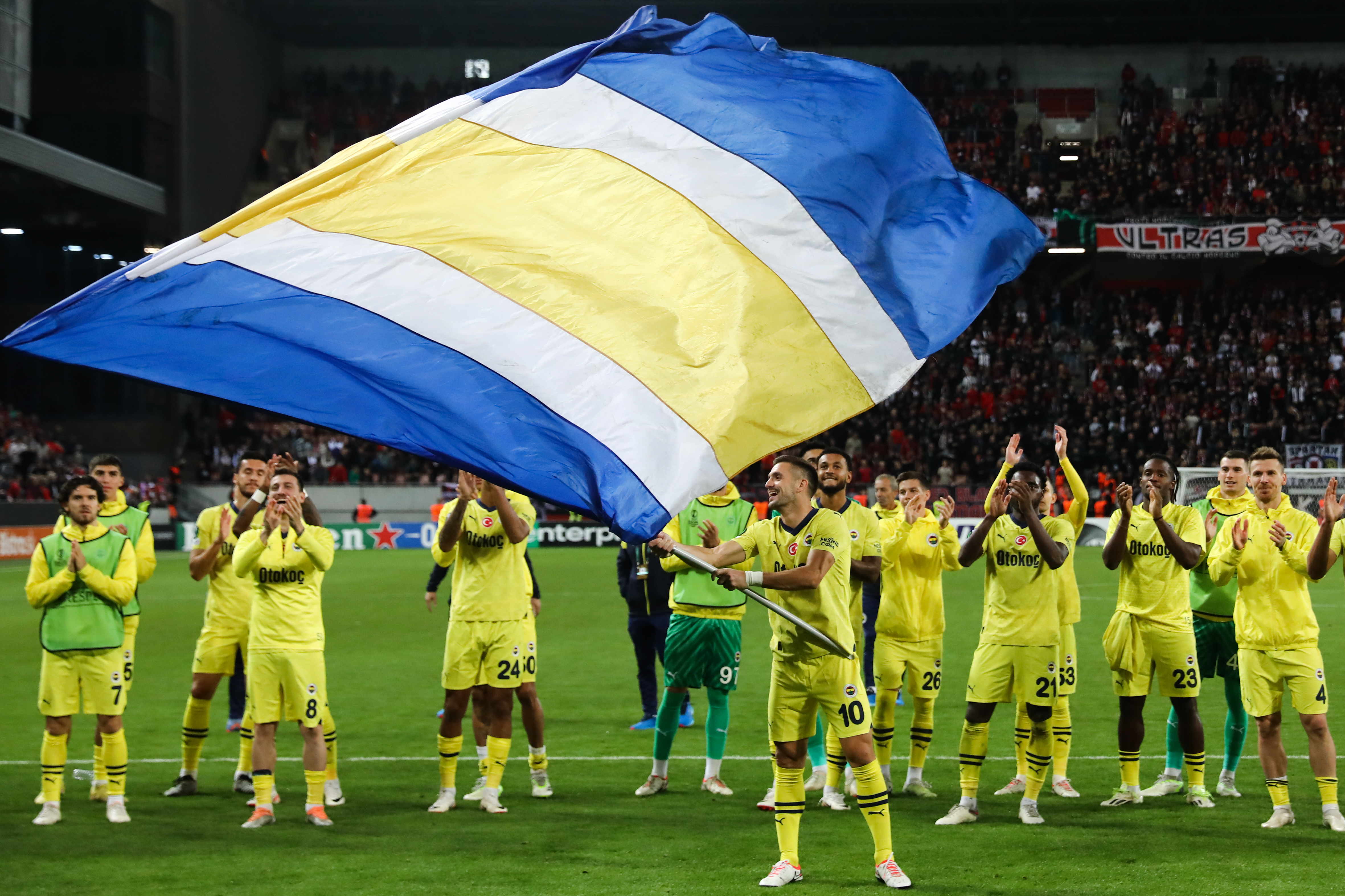 AA-20231005-32321709-32321703-SPARTAK_TRNAVA_FENERBAHCE