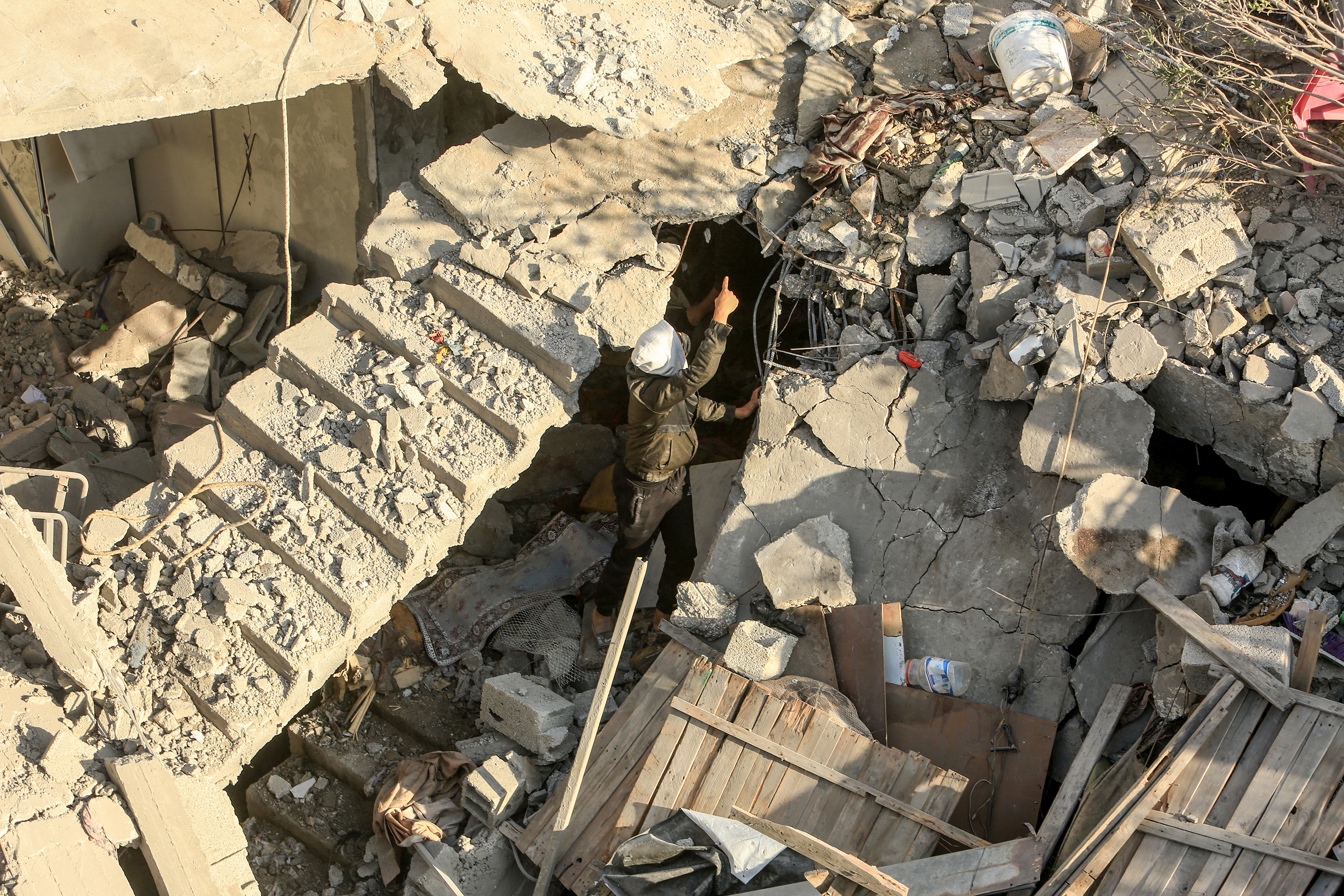 AA-20231207-33123535-33123518-ISRAIL_ORDUSUNUN_GAZZE_SERIDINE_GECE_BOYUNCA_DUZENLEDIGI_SALDIRILARDA_COK_SAYIDA_KISI_OLDU