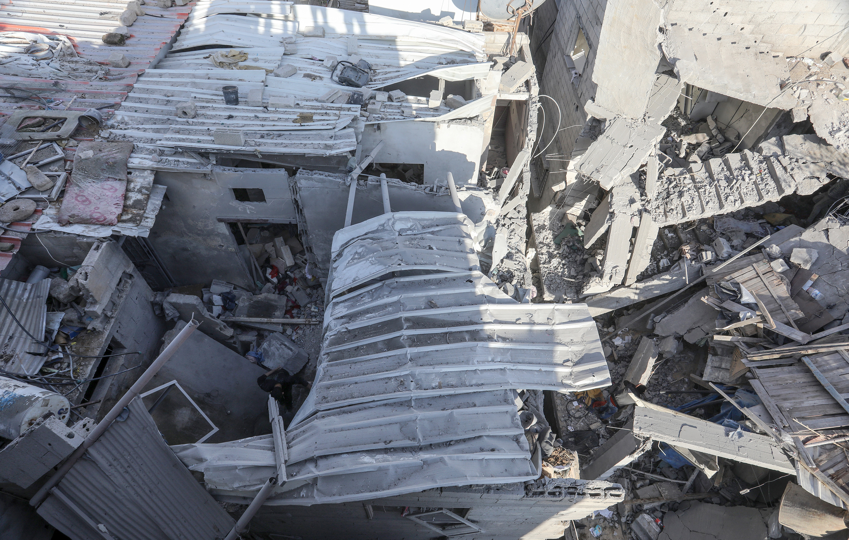 AA-20231207-33123535-33123530-ISRAIL_ORDUSUNUN_GAZZE_SERIDINE_GECE_BOYUNCA_DUZENLEDIGI_SALDIRILARDA_COK_SAYIDA_KISI_OLDU