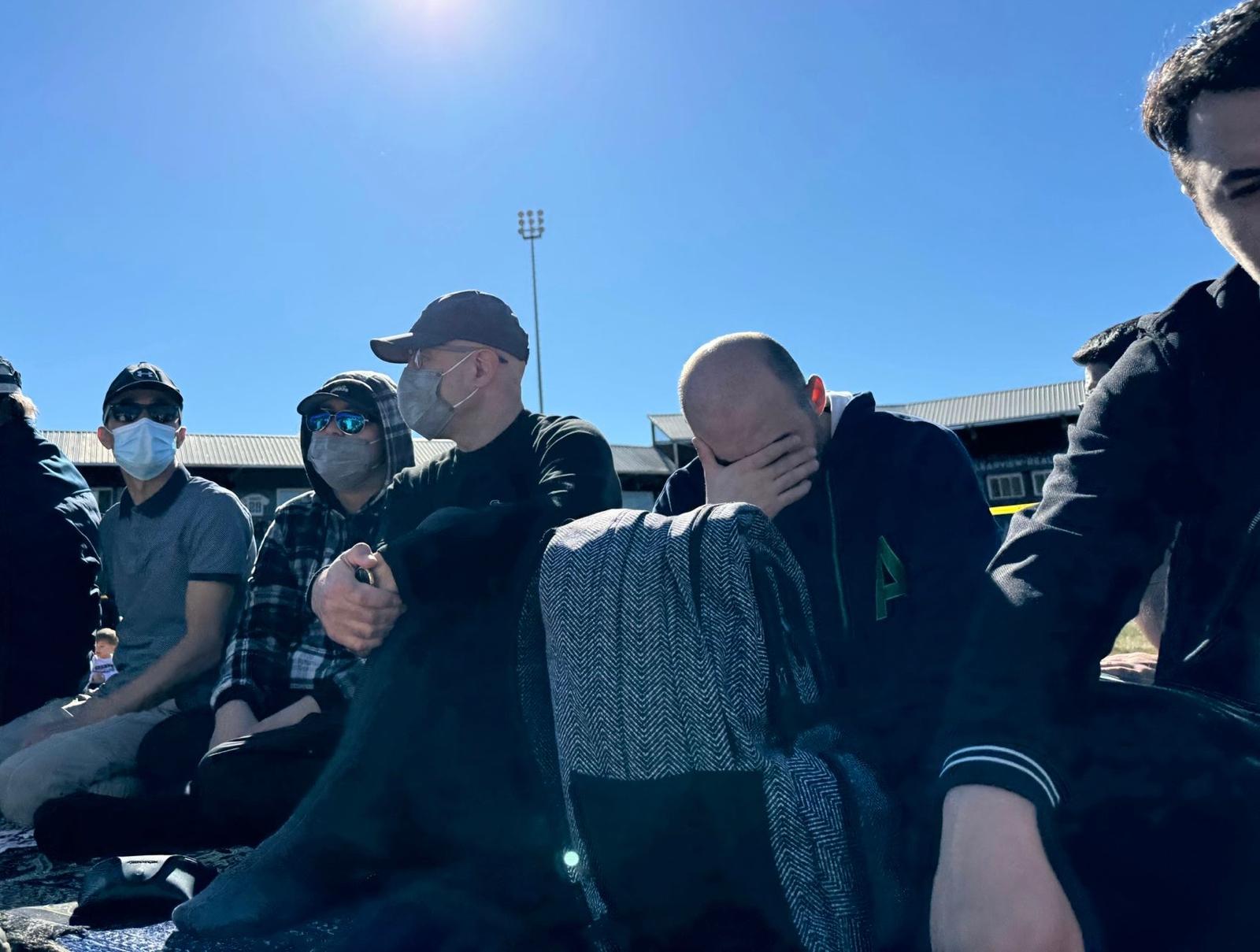 AA-20241024-36006132-36006117-OLEN_FETO_ELEBASI_GULEN_ICIN_GELEN_ORGUT_MENSUPLARI_ARASINDA_YUZ_GIZLEME_CABALARI_DIKKATI_CEKTI