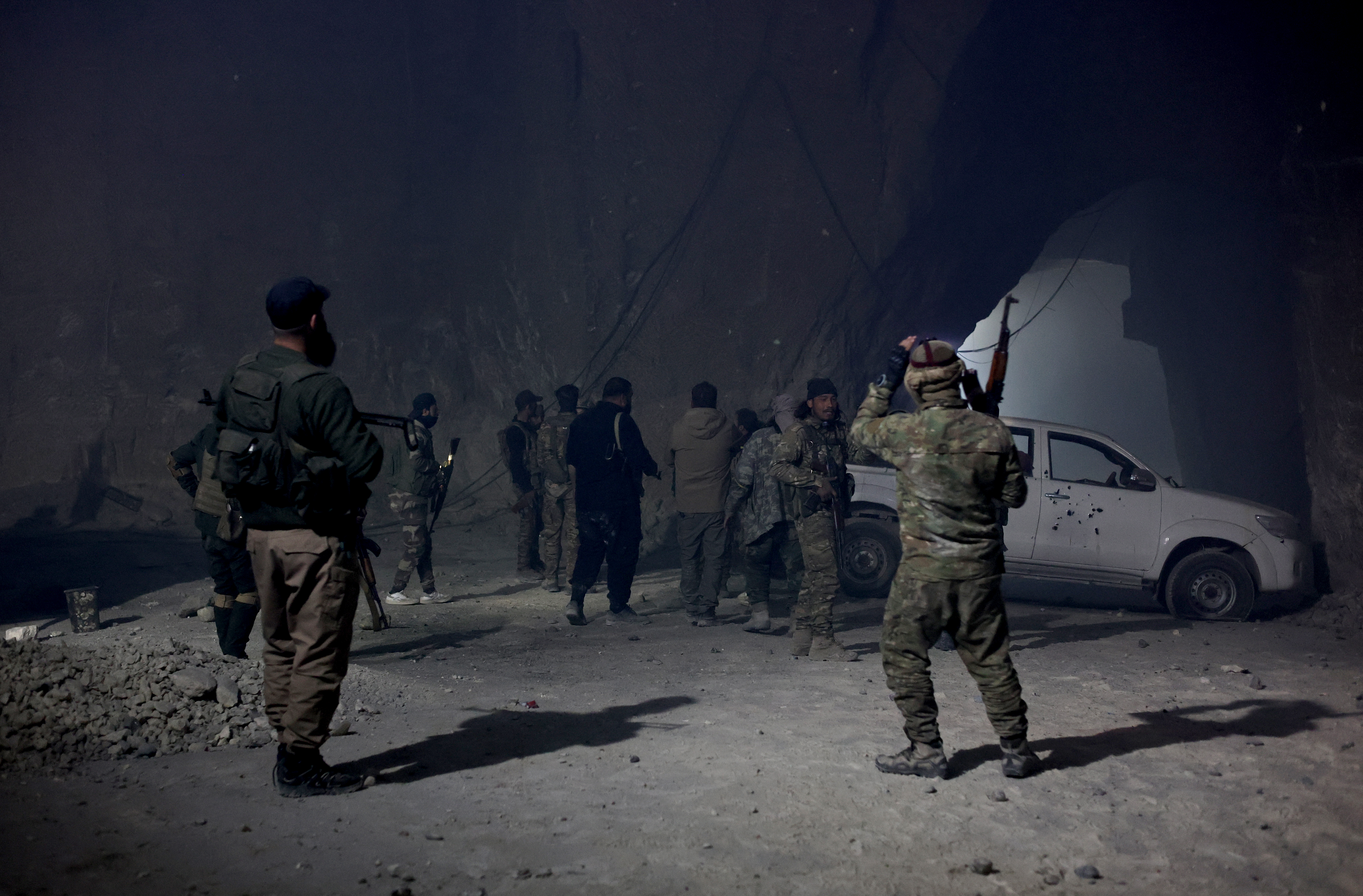 AA-20241212-36465219-36465196-MUNBICTE_TERORISTLERIN_TIR_SOKABILECEKLERI_YUKSEKLIGI_7_METREYE_VARAN_DEVASA_TUNEL_AGI_BULUNDU