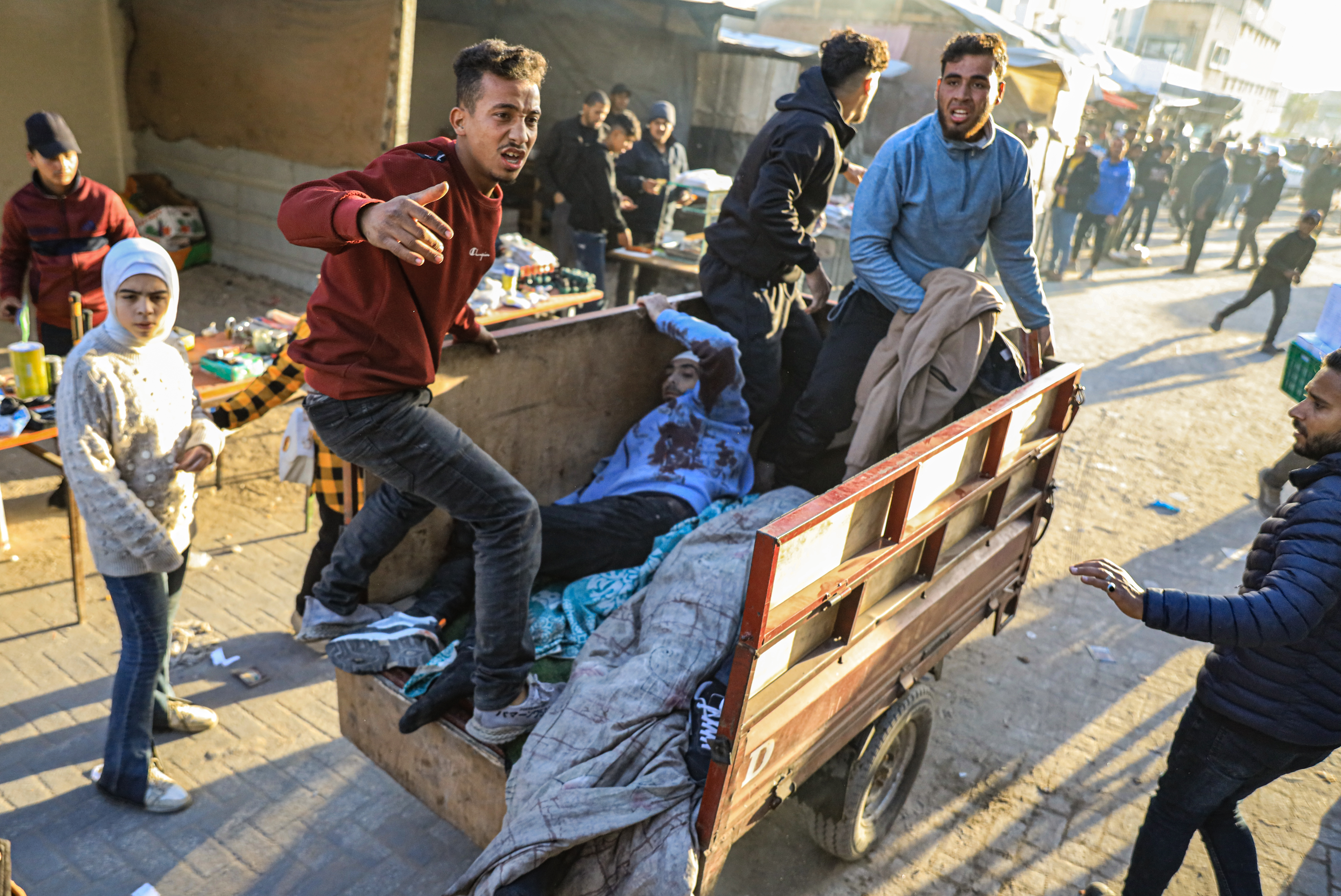 AA-20241219-36530621-36530596-ISRAILIN_GAZZEDE_YERINDEN_EDILENLERIN_SIGINDIGI_BIR_OKULA_DUZENLEDIGI_SALDIRIDA_13_KISI_OLDU