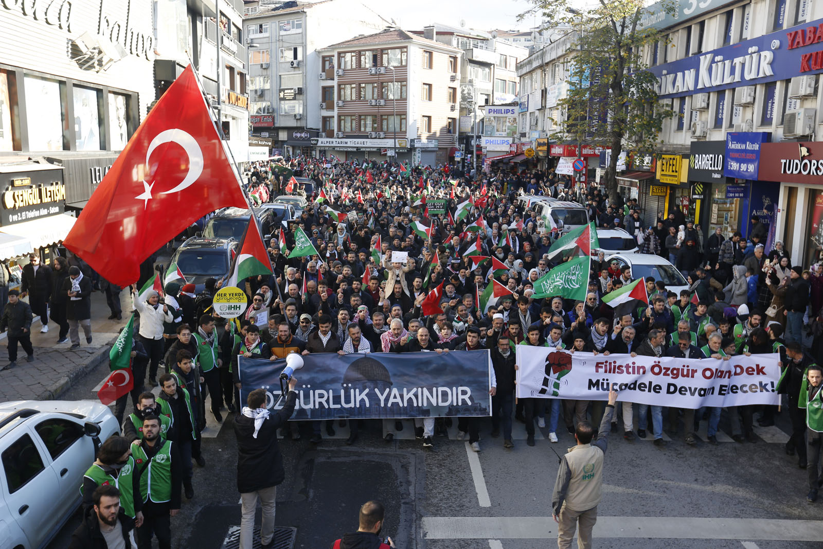 On binler, Üsküdar'da Filistin'e destek için yürüdü (5)