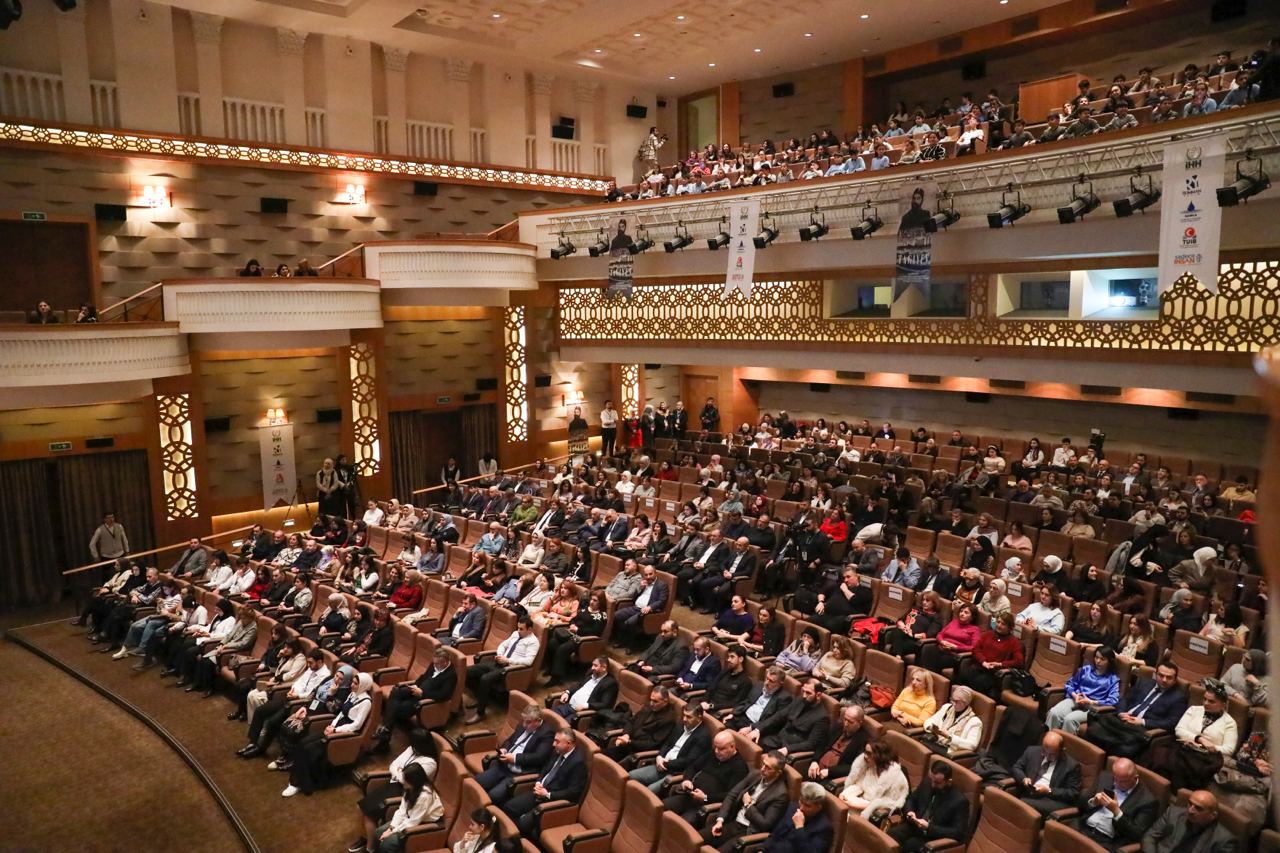 Hacı Zeynelabidin Tağıyev'in Hayatı Anlatan Belgesel Gala Gecesinde İzleyiciyle Buluştu