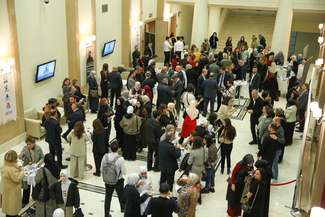 Hacı Zeynelabidin Tağıyev'in Hayatı Anlatan Belgesel Gala Gecesinde İzleyiciyle Buluştu