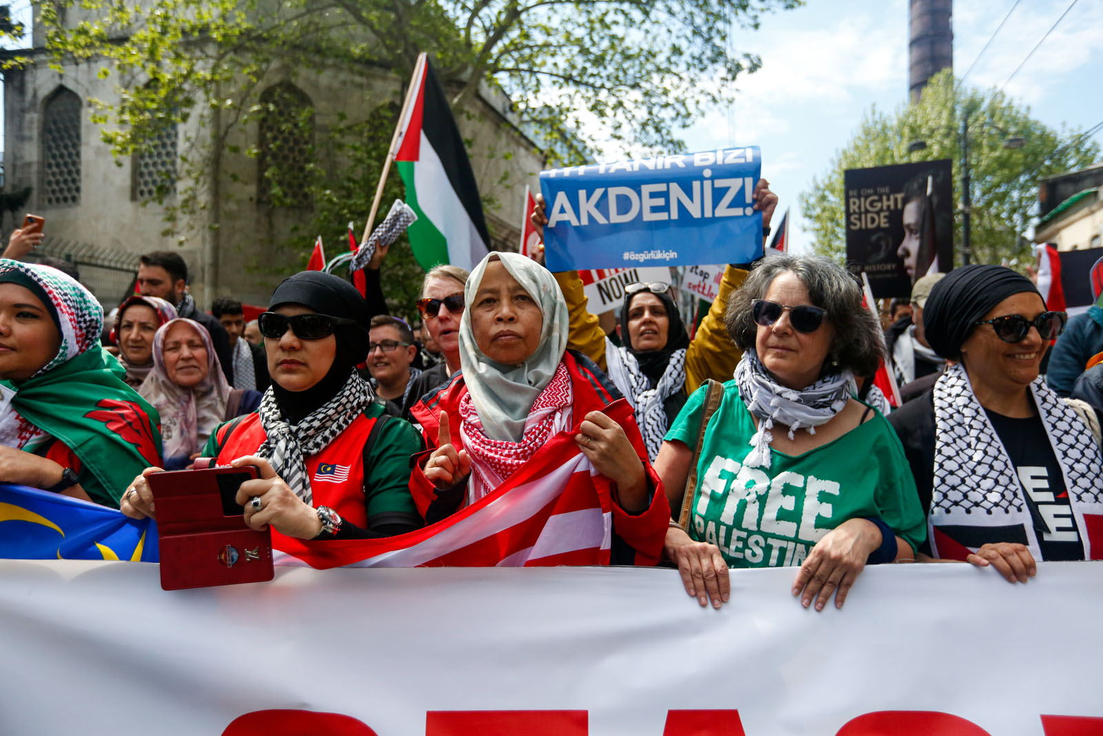 _İstanbul'da on binlerin katılımıyla “Gazze'yi Unutma” yürüyüşü_ (10)