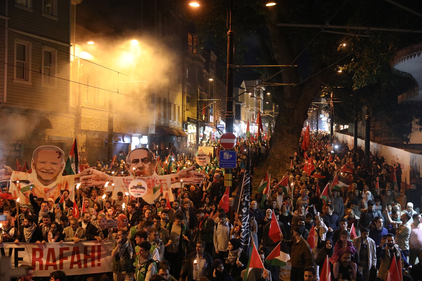 _Fatih'te on binlerin katılımıyla büyük Gazze yürüyüşü_ (3)