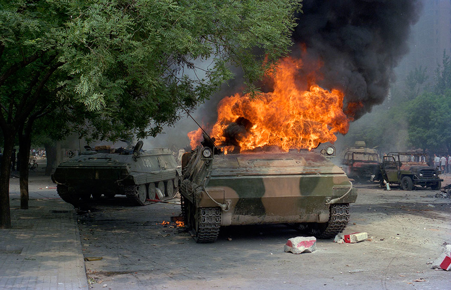 stopfake_tienanmen_square_tank_burning