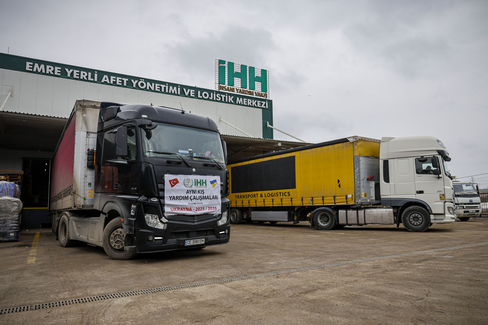 İHH savaş mağduru Ukraynalılara 4 tır yardım gönderiyor (1)