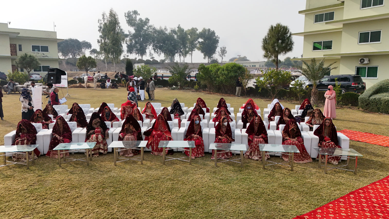 İHH'dan Pakistanda toplu nik&acirc;h merasimi 43 çift evlendi (4)