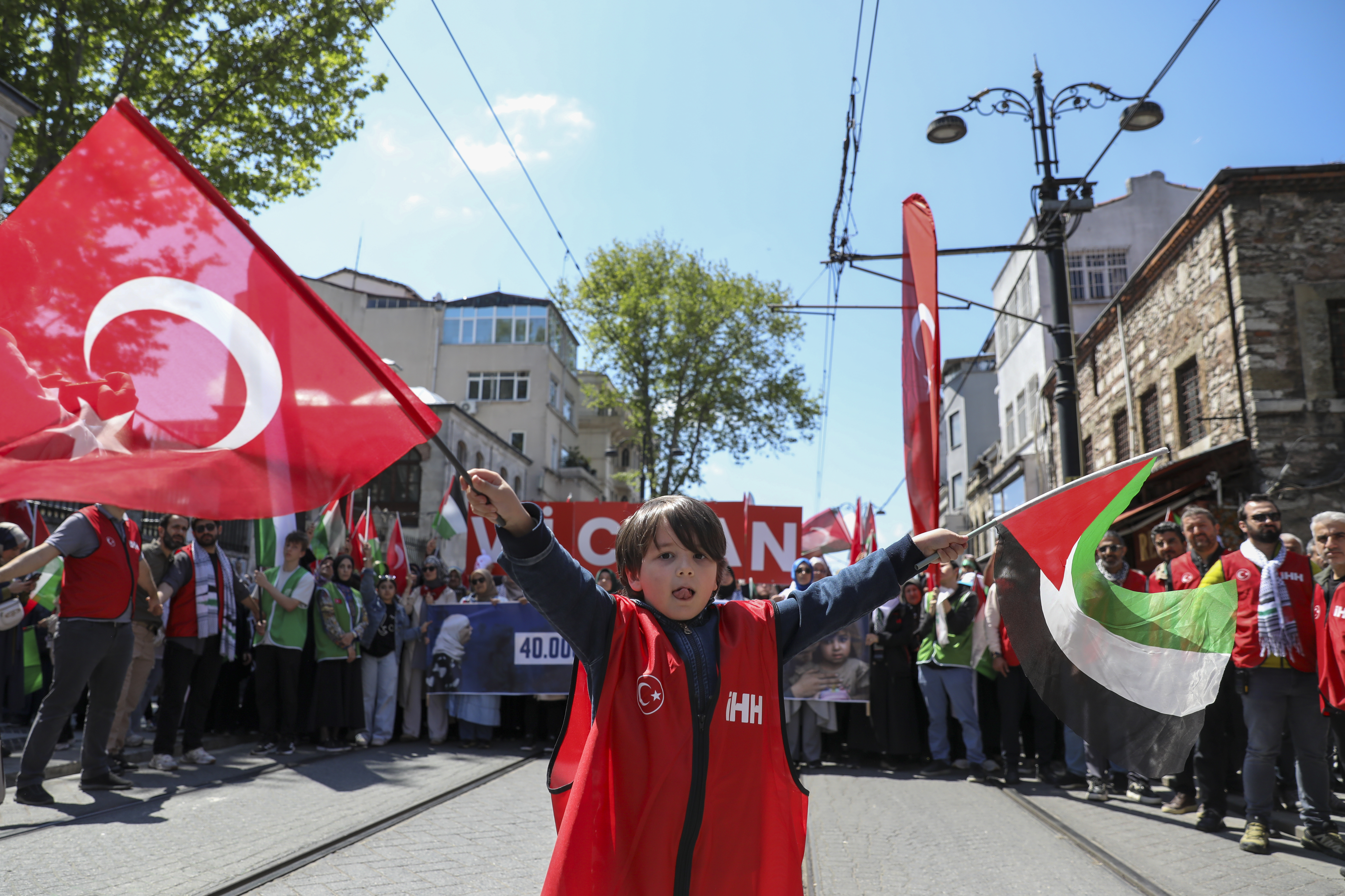 Dua ve Konuşmalarla Devam Eden Program