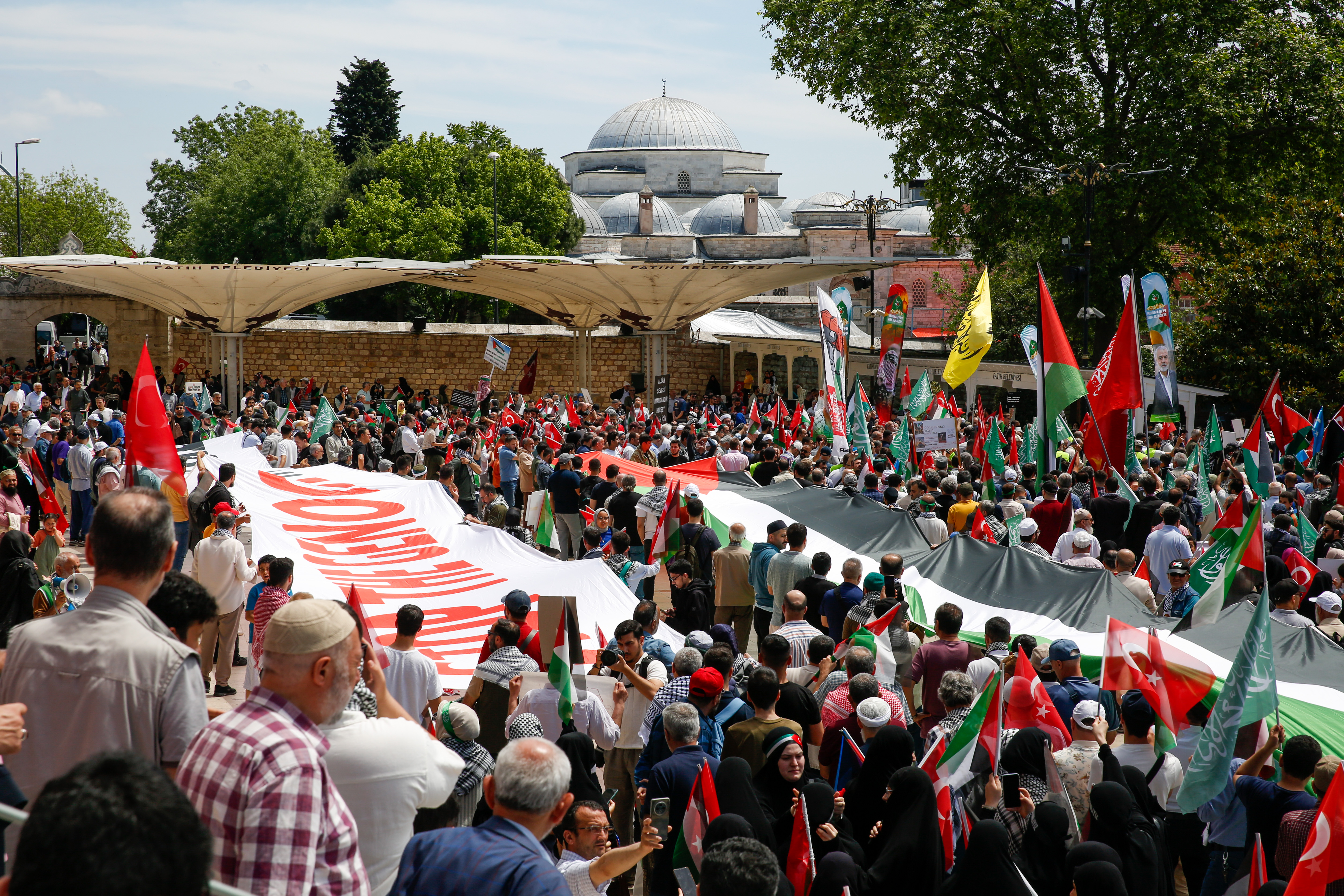 İstanbul'da Mavi Marmara Şehitlerini Anma ve Dayanışma Yürüyüşü