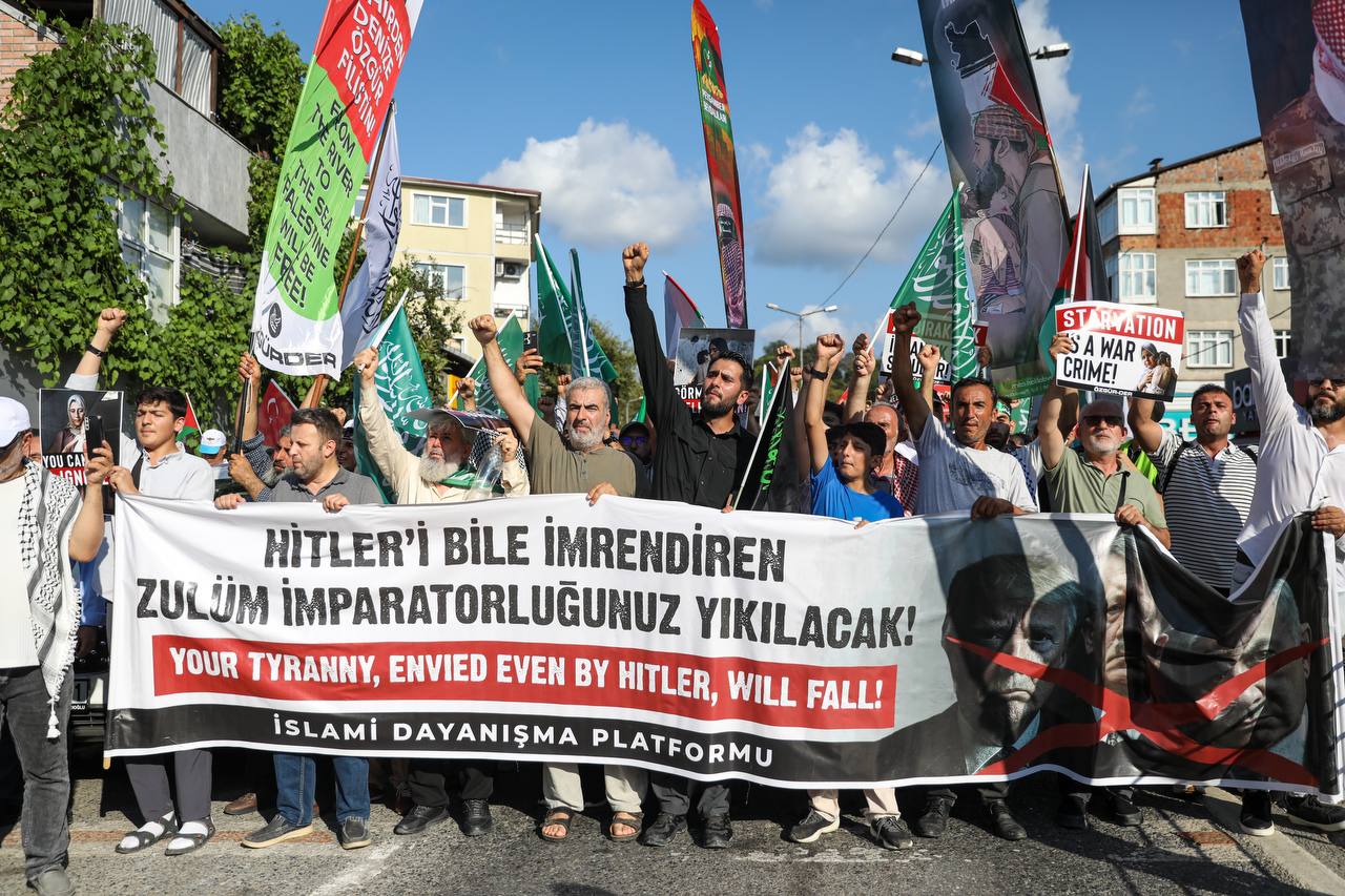 İstanbul'da on binler Gazze'ye destek için ABD Konsolosluğuna yürüdü