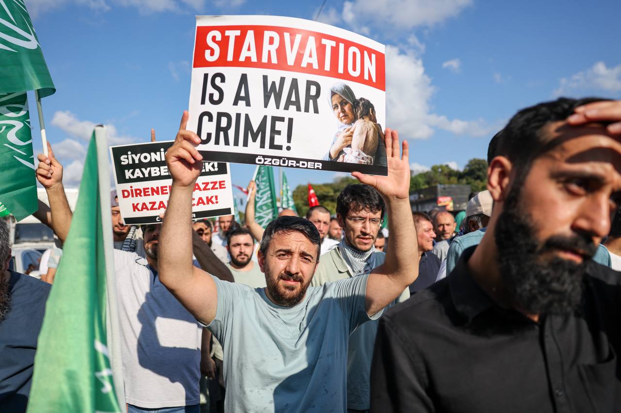 İstanbul'da on binler Gazze'ye destek için ABD Konsolosluğuna yürüdü