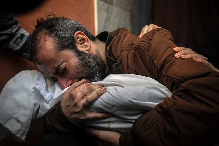 02.05_20_4_AA-32961432