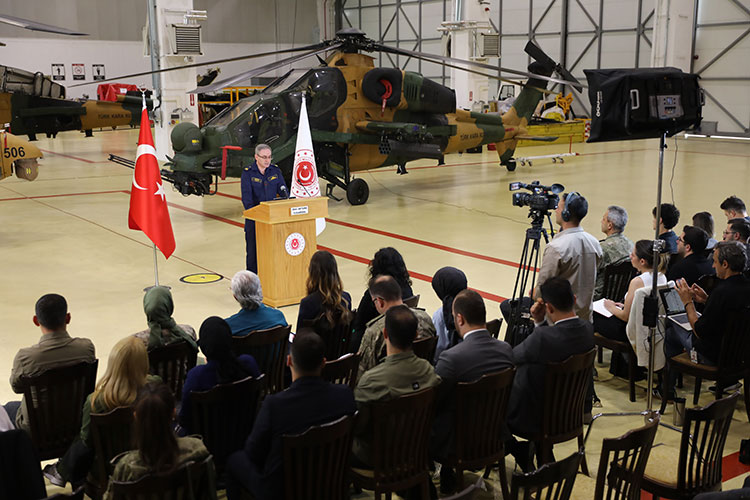 02.06_12_New folder (10)_New folder_AA-38254218