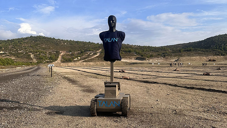 Keskin nişancıların robot hedefi 'akıllandı'
