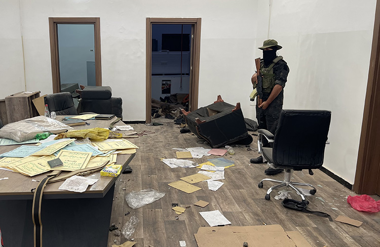 07_12_06_AA-38011205