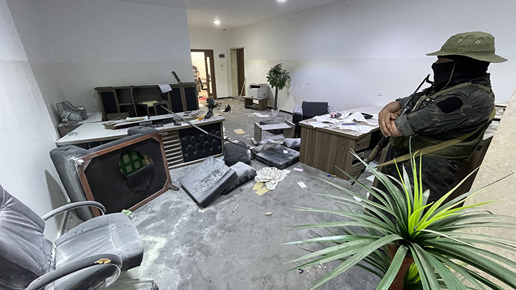 07_12_06_AA-38011213