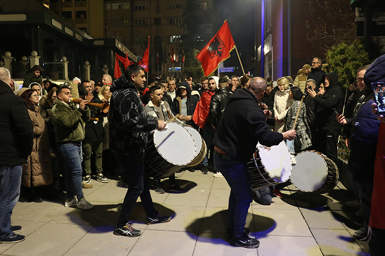 07_14_09_AA-37006139