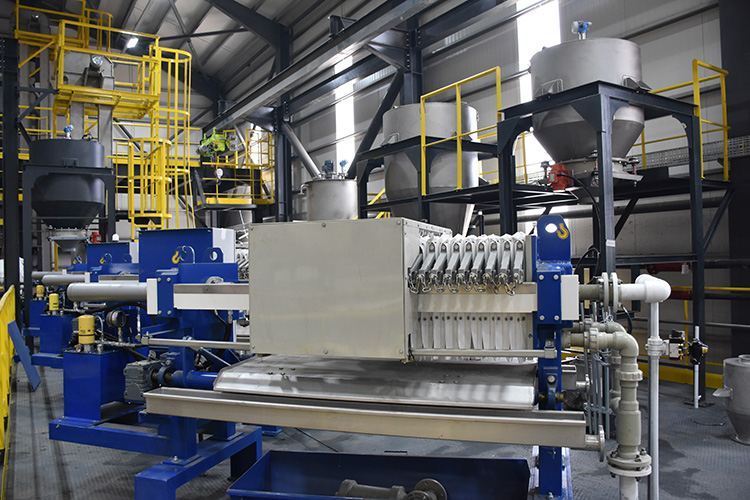 Nadir Toprak Elementleri Tartışması: Türkiye’nin Enerji ve Maden Stratejileri