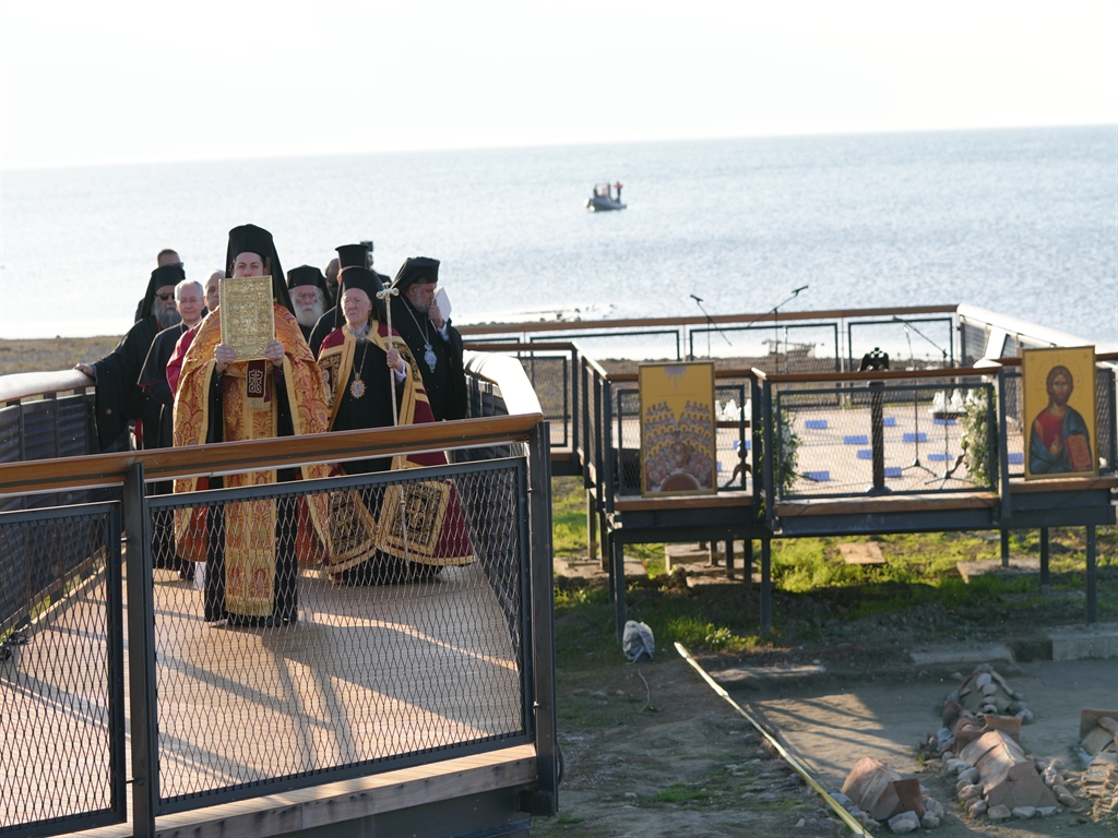 İznik'te 1700. Yıl Heyecanı: Papa ile Aziz Neophytos Bazilikası Önünde Buluşma